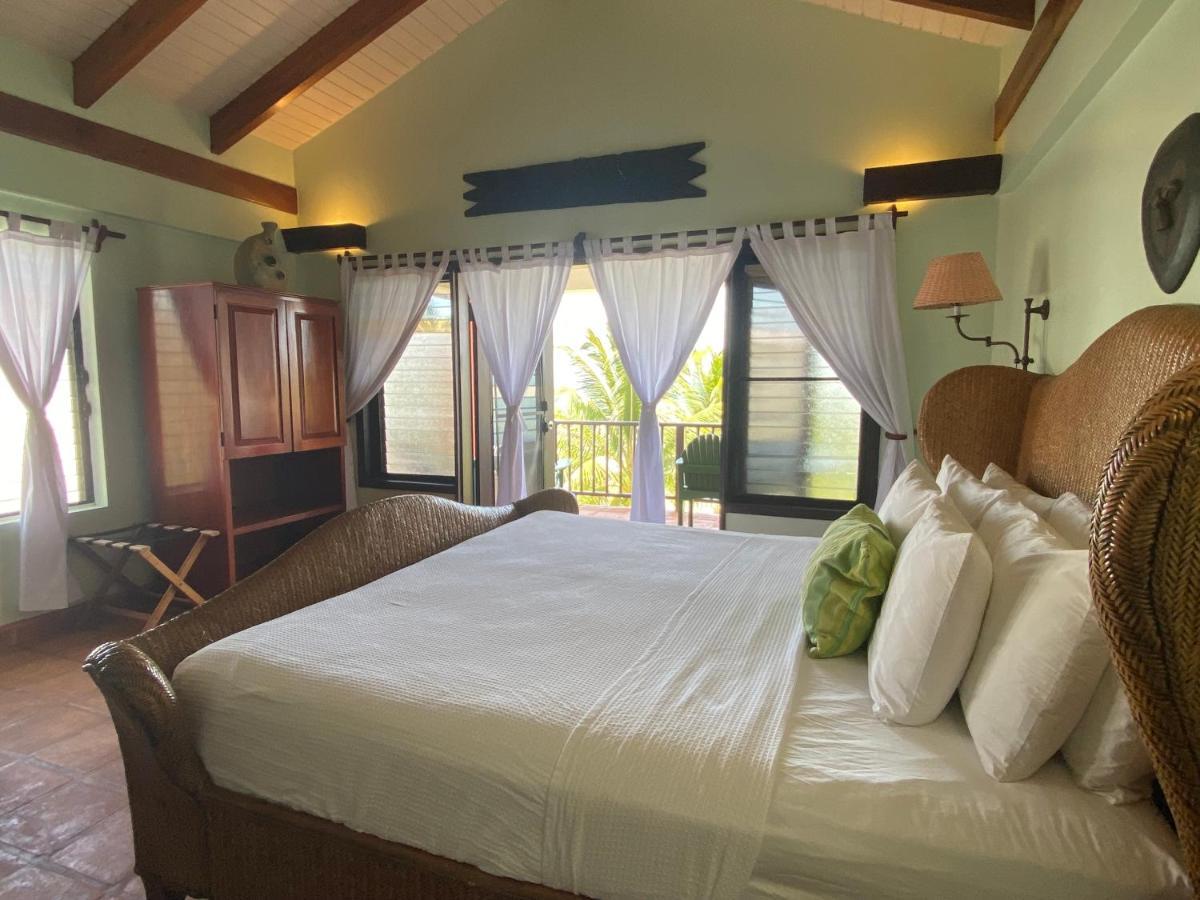 Tranquility Beach Suites Placencia Экстерьер фото