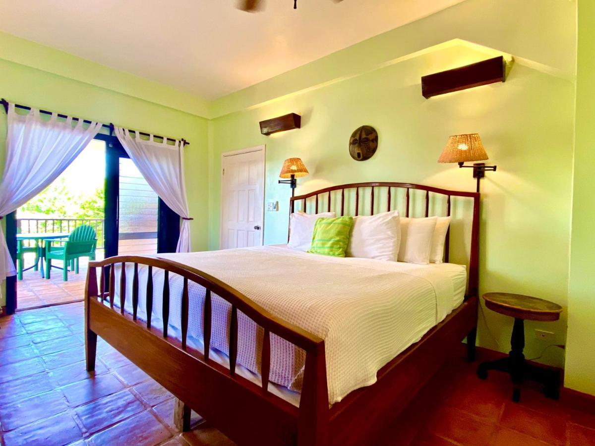 Tranquility Beach Suites Placencia Экстерьер фото